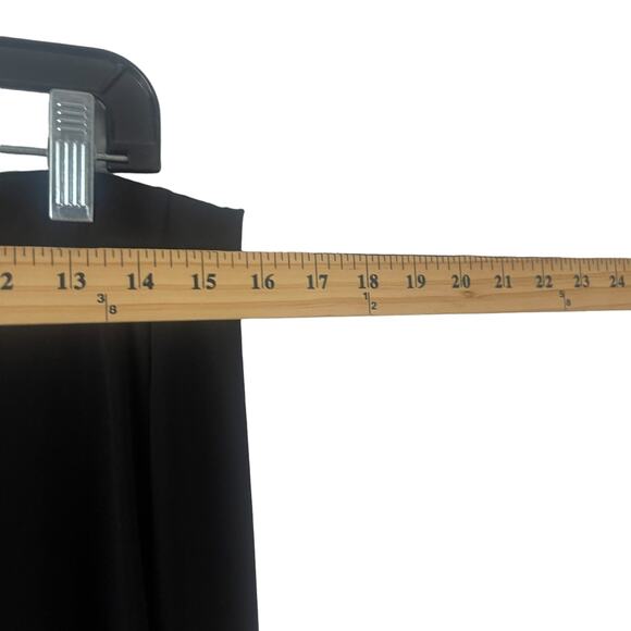 White‎ House Black Market Women's Size Medium Black Ruffle Mini Skirt - Picture 6 of 7